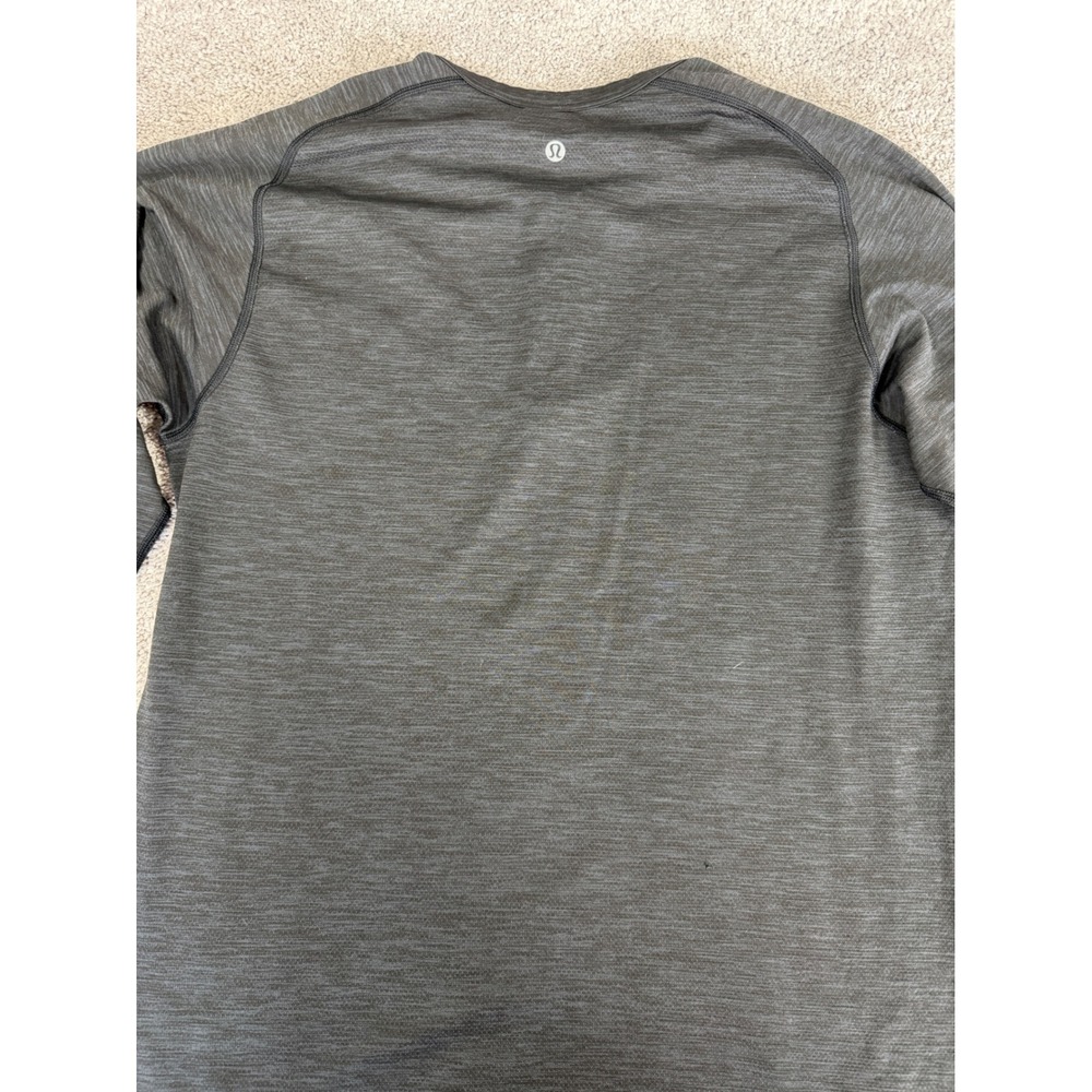 Lululemon Fundamental T-Shirt Mens Gray Short Sleeve Crew Neck - Picture 2 of 5